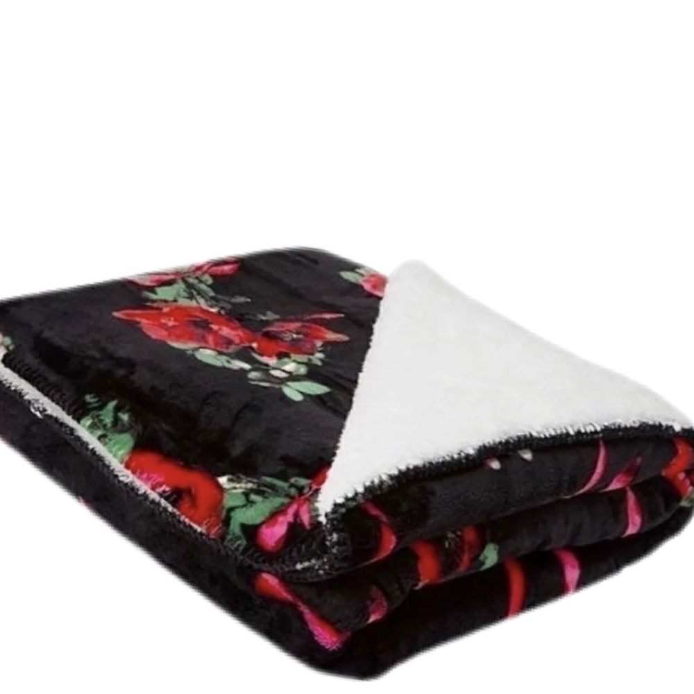 Victorias Secret Cozy Plush Sherpa Blanket black Floral 50”x60”